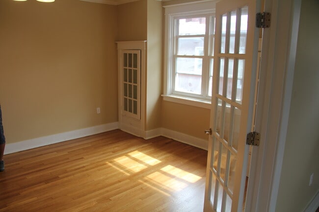 Foto del edificio - 5608 Beacon St