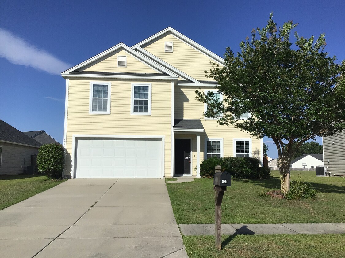 401 Lakewind Drive House for Rent in Moncks Corner, SC
