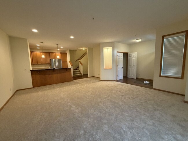 Foto del edificio - 2 Level Townhome in Maple Grove!