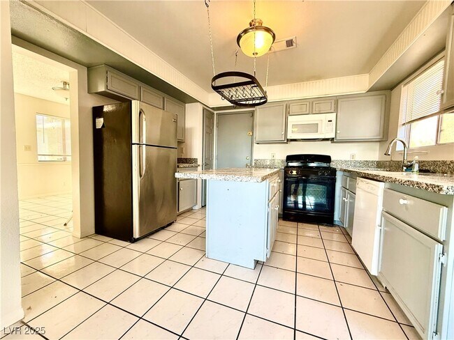 Foto del edificio - 1663 Duarte Dr