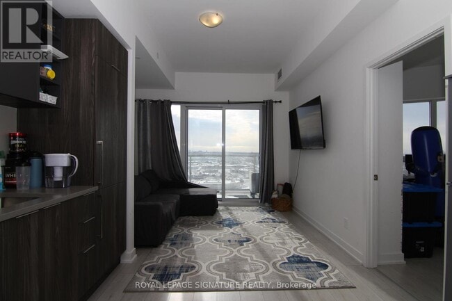 Building Photo - 2033 Kennedy Rd