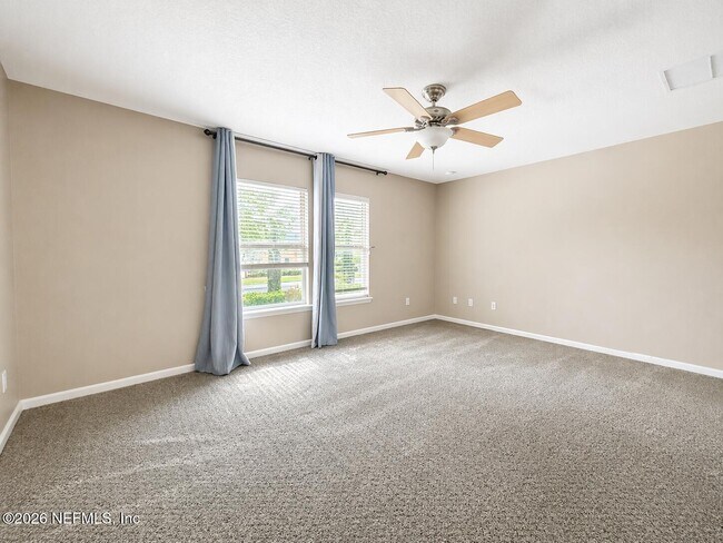 Foto del edificio - 253 E Pisa Pl