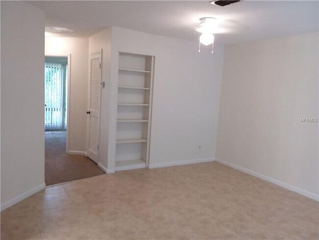 Building Photo - 2 bedroom 1 bathroom in Orlando