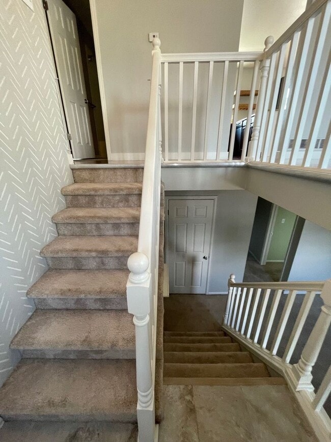 Building Photo - Waneka Lake Neighborhood 3 BED/2 BATH home...