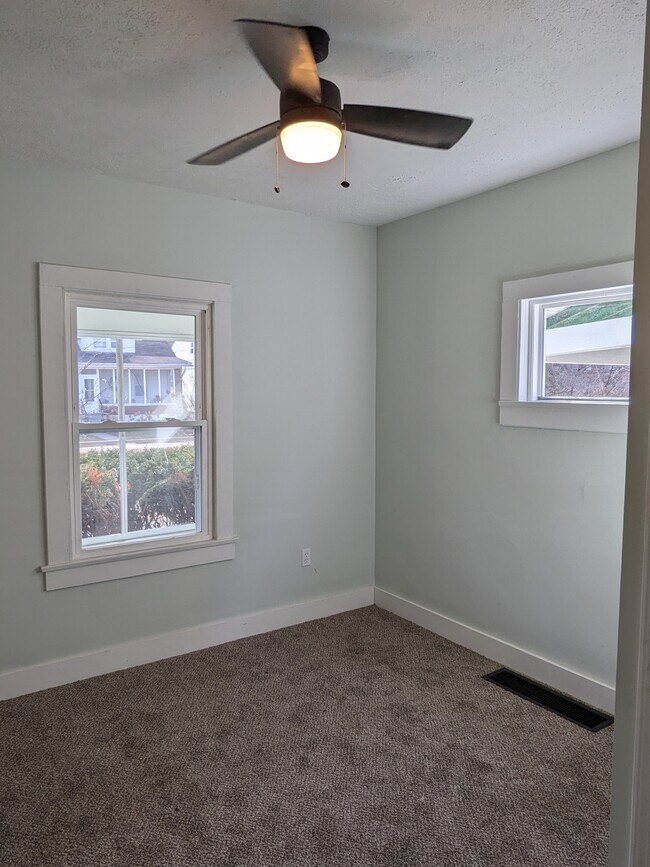 Building Photo - 1207 Rufer Ave