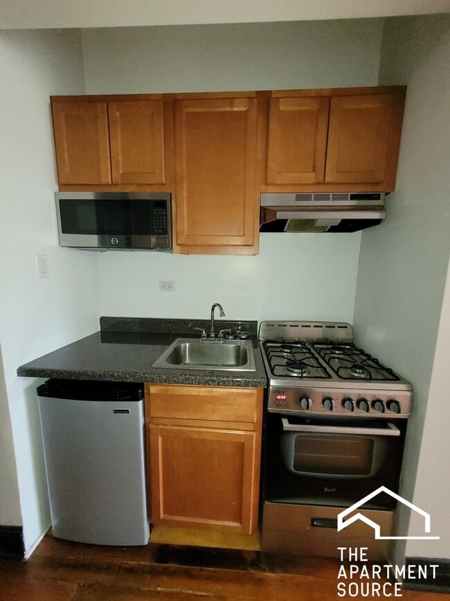 Photo - 948 West Cuyler Avenue #3 Apartment