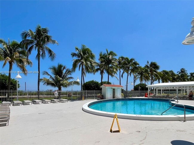 Foto del edificio - 2899 Collins Ave