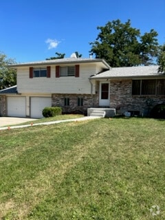 Building Photo - 7012 S Cherry Dr