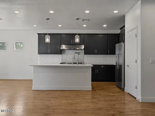 Foto del edificio - 15205 S Avenida Rancho Sereno