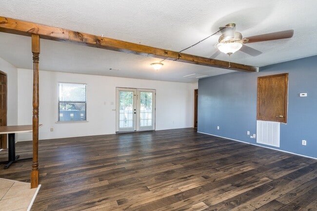 Building Photo - 15602 Treichel Rd
