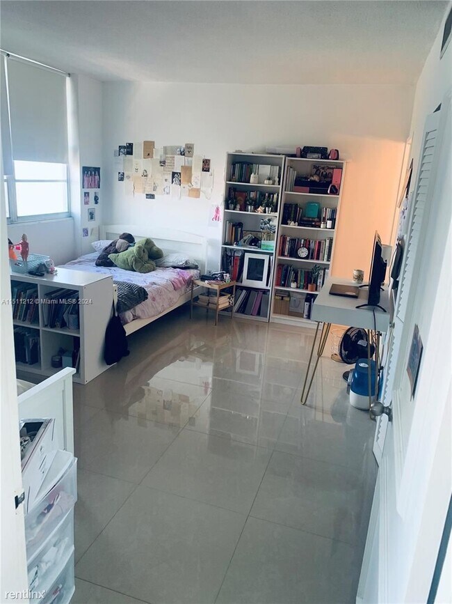 Foto del edificio - 2 br, 2 bath Condo - 801 Brickell Bay Dr A...