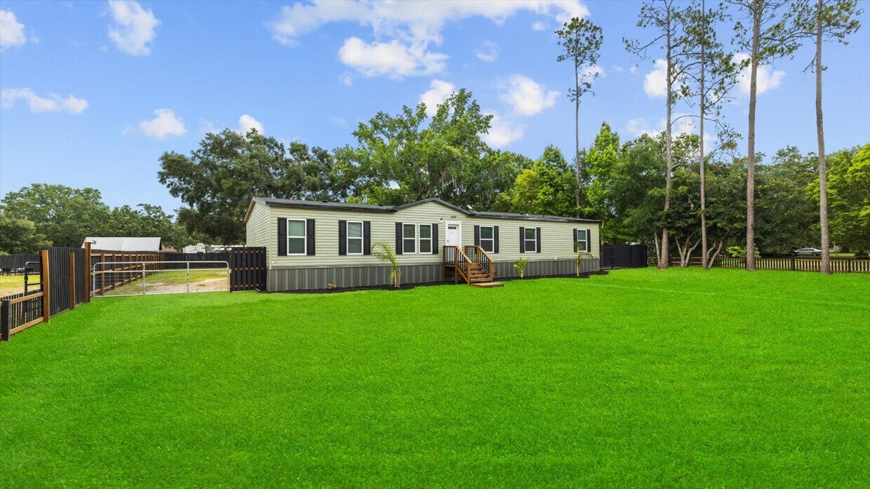 Primary Photo - 30239 Clearview Dr