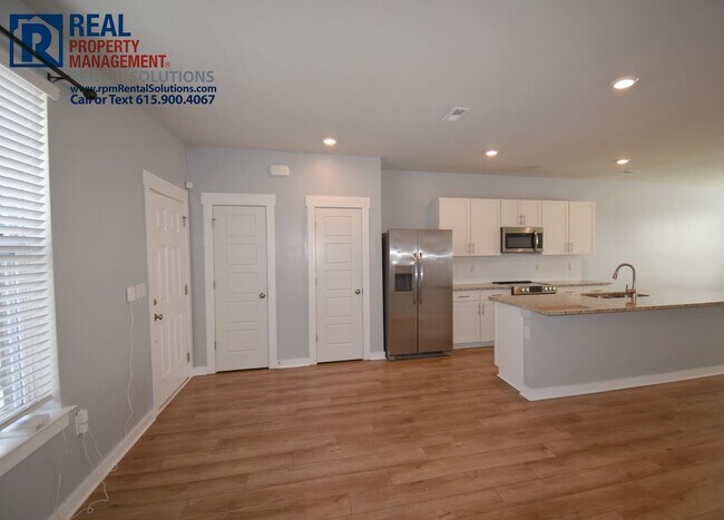 Foto del edificio - Beautiful 3 bedroom townhome in Blackman! ...