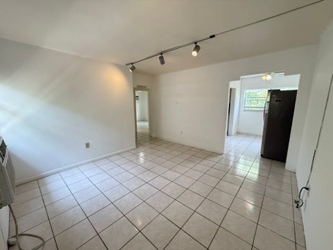 Foto del edificio - 518 Santander Ave