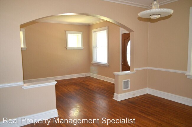Foto del edificio - 3 br, 1 bath House - 5005 Elenore Ave