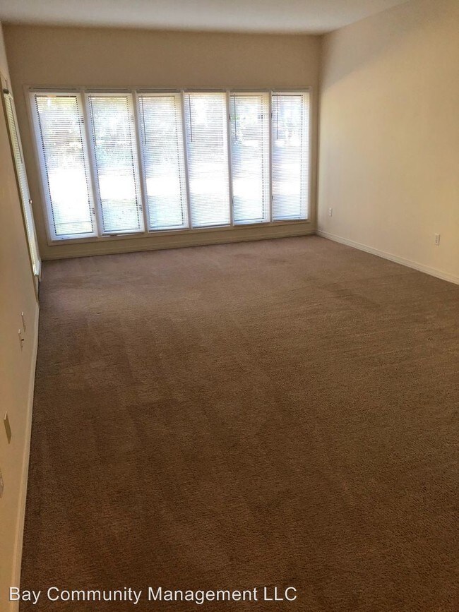 1940 Bluewater Blvd, Niceville, FL 32578 Room for Rent in Niceville