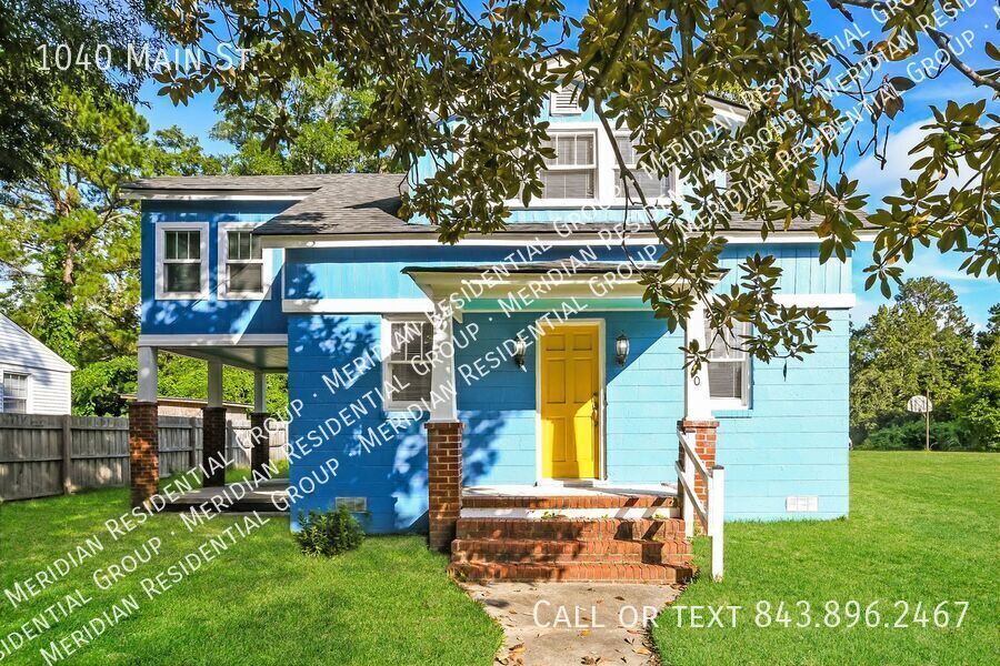 Photo - 1040 Main St.-