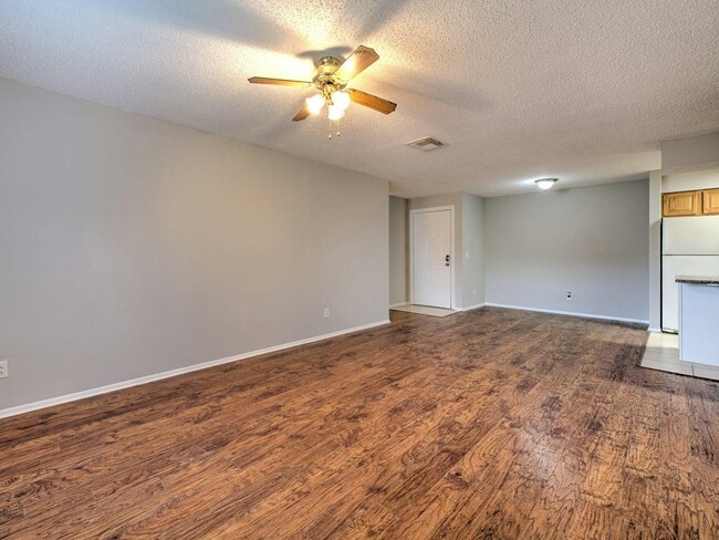 Building Photo - 230 Berry Tree Place