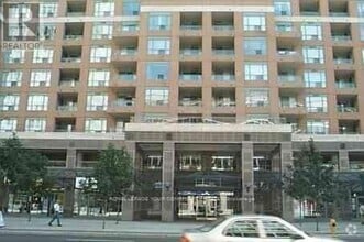 Building Photo - 889-889 Bay St.