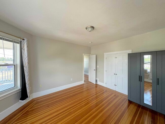 Building Photo - 258 Broadway