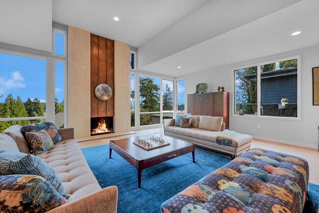 Formal Living Room - 406 Detwiller Ln