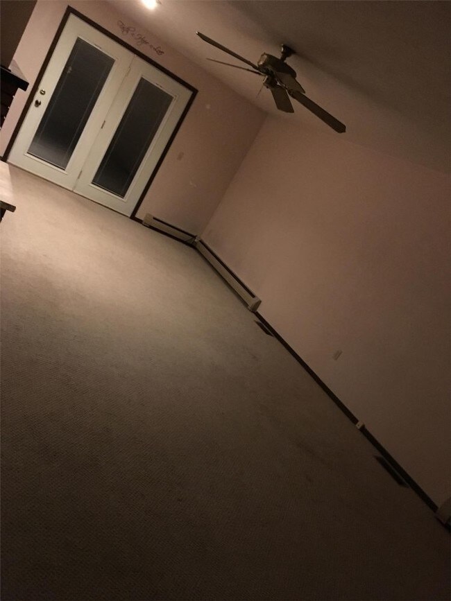Building Photo - 1706 Packerland Drive
