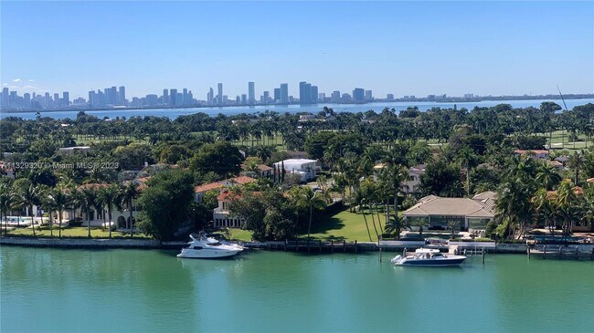 Building Photo - 5880 Collins Ave