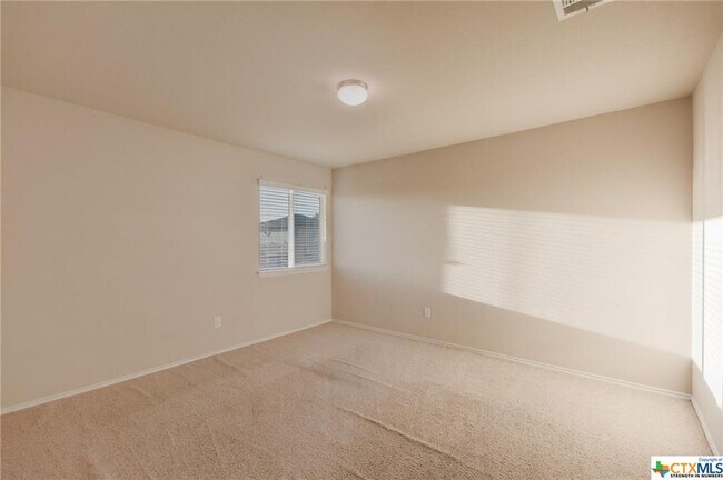 Building Photo - 2103 Ryan Dr