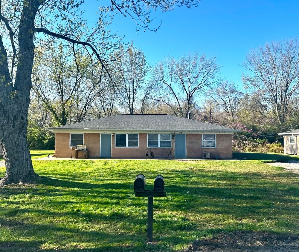 2213-2215 Fairfax Road - 2213-2215 Fairfax Road