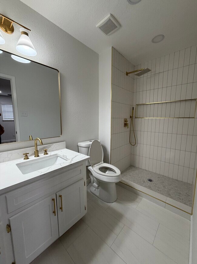 Foto del edificio - 6526 Forest Grove