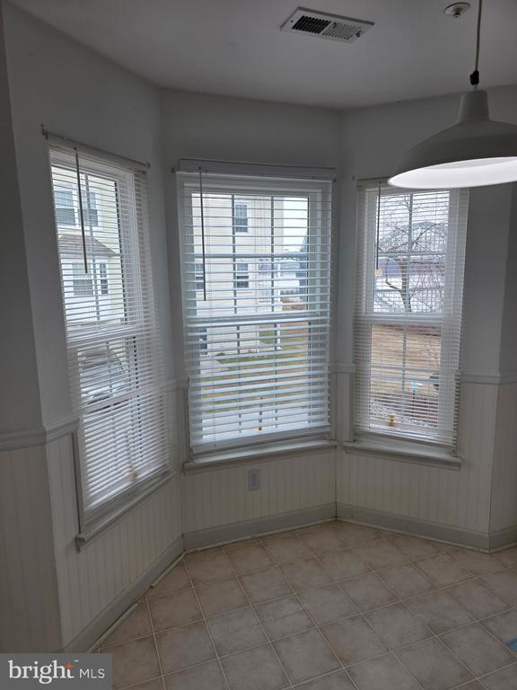 Building Photo - 6007 Riverfront Dr