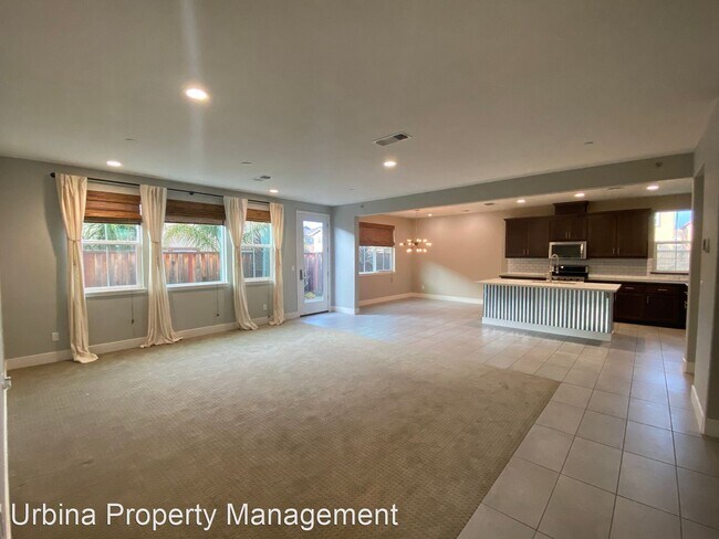 Foto del edificio - 4 br, 3 bath House - 5307 Kelliann Place