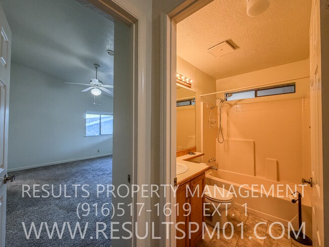 Building Photo - Cozy 2 bedroom in 55 and up community