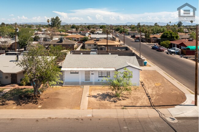 Foto del edificio - 2849 W Alice Ave