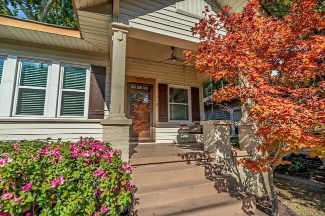 Foto del edificio - 1932 Carr Ave