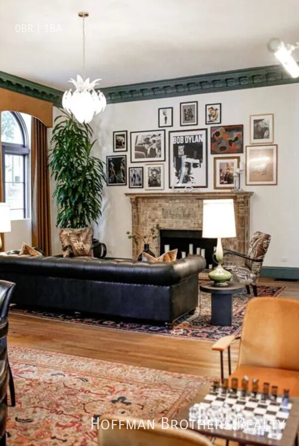 Foto del edificio - 1832 N Cherokee Ave