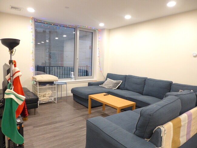 Foto del edificio - 1073 Tremont St