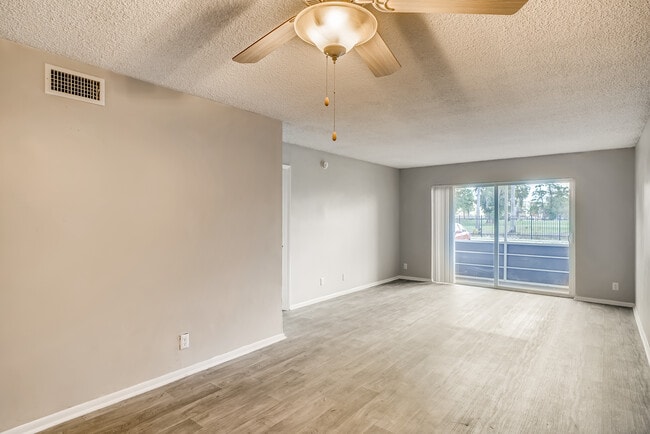 Building Photo - Spectra Palms