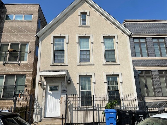 Building Photo - 1708 S Clinton St