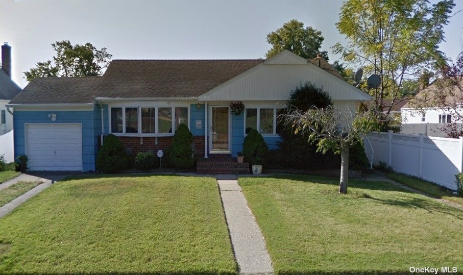 1407 Monroe St, Floral Park, NY 11001 House for Rent in Floral Park
