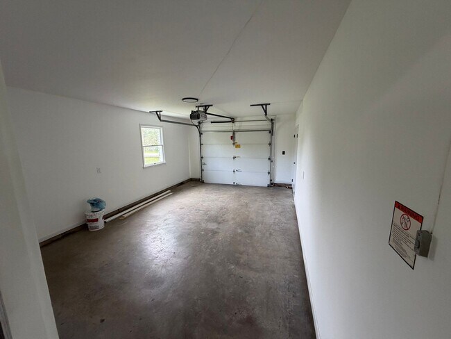 Foto del edificio - 3 Bedroom Rancher-Country Setting