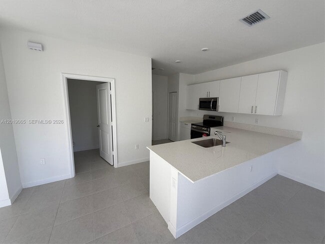 Building Photo - 4957 Oakmont Dr