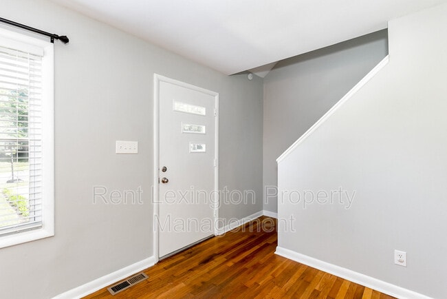 Building Photo - 150 St James Dr