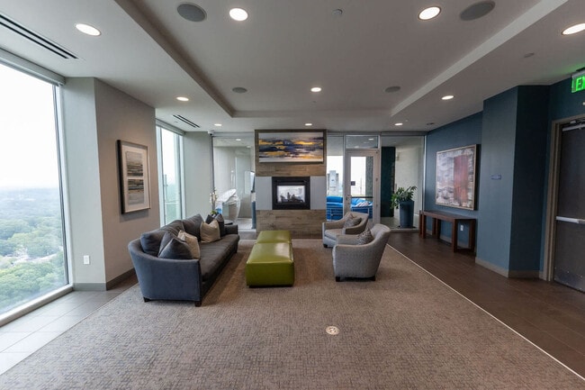 Foto del edificio - 830 Piedmont Ave NE