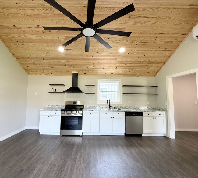 Building Photo - 506 1st Ave
