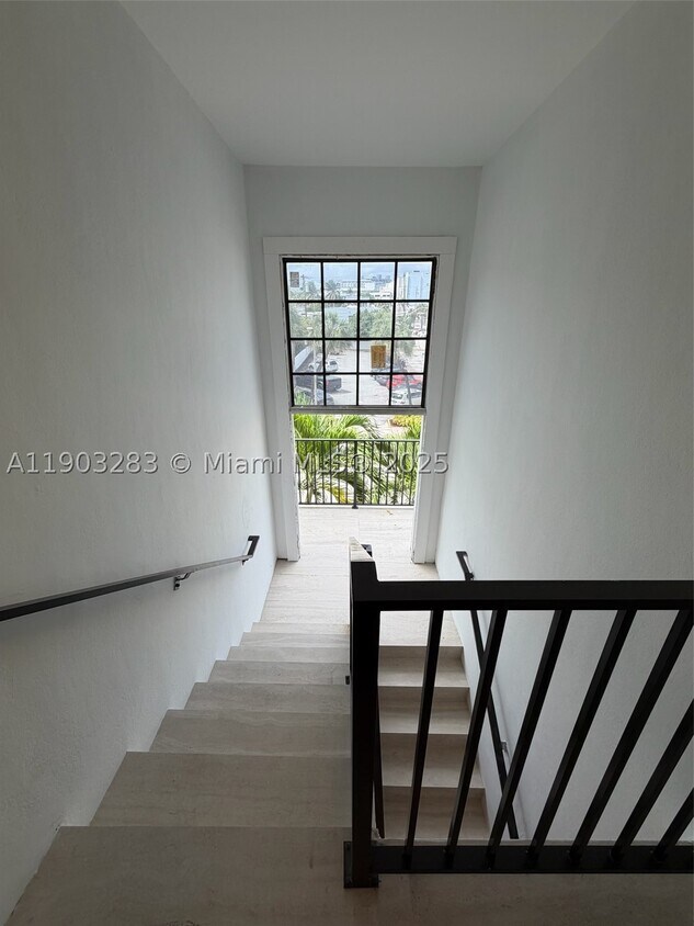 Foto del edificio - 1619 Jefferson Ave