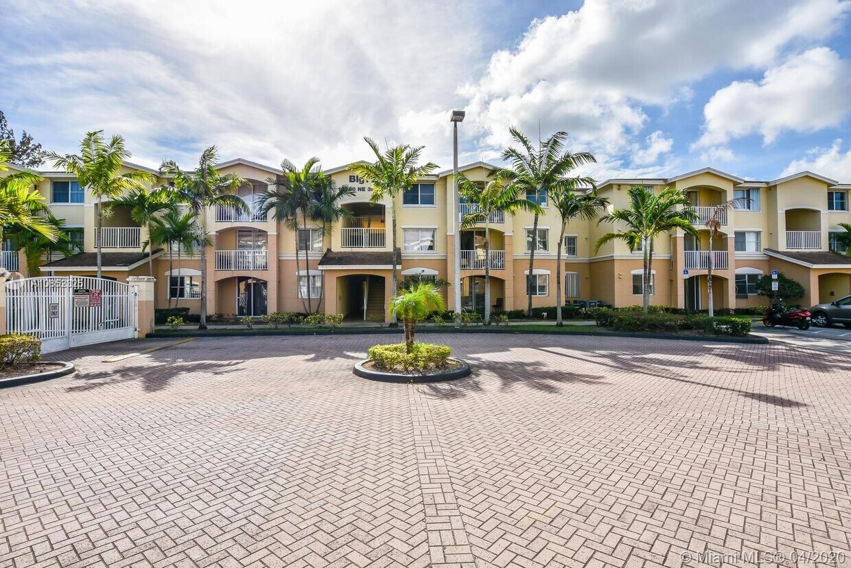Foto principal - 13780 NE 3rd Ct