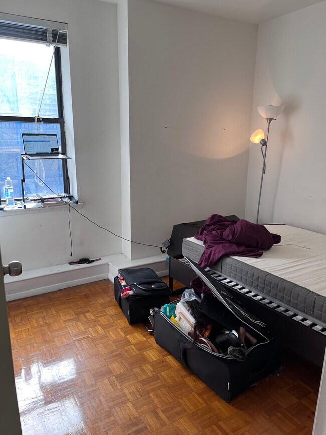 Foto del edificio - 304 W 34th St