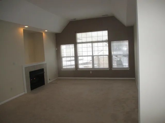 Foto del edificio - 892 Boxwood Dr