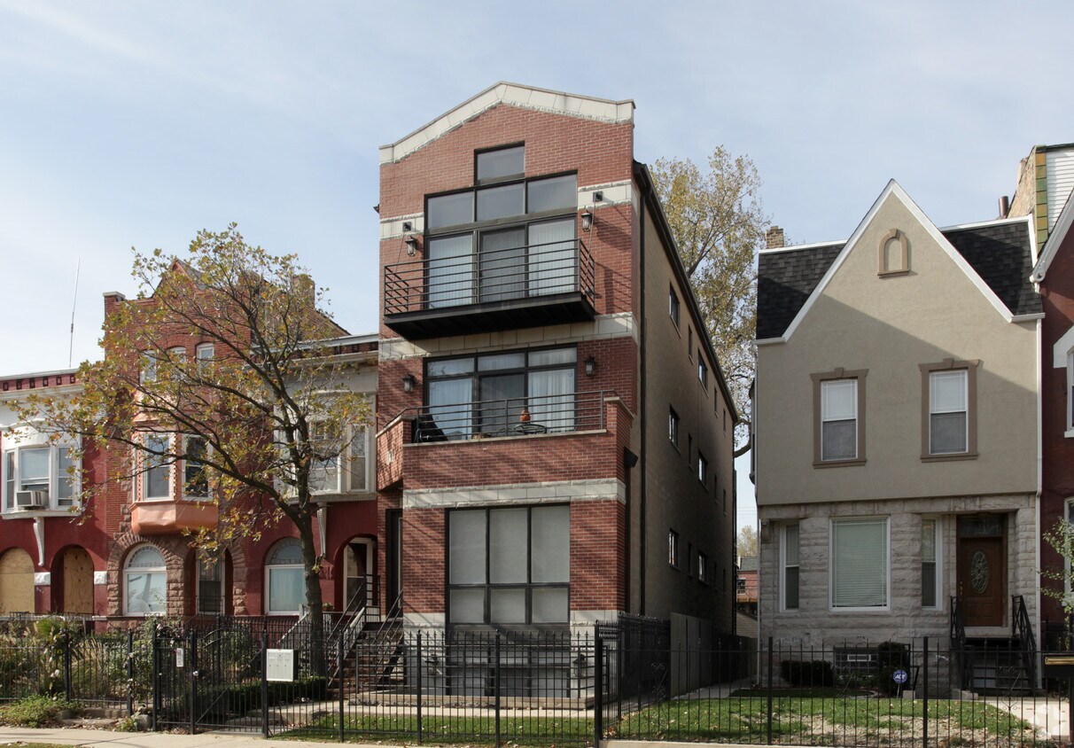 Primary Photo - 4068 S Lake Park Ave